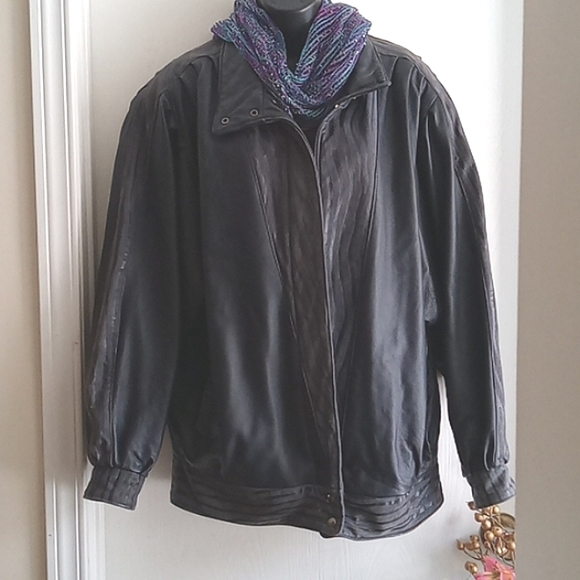 Villaggio Jackets & Blazers - ⭐️ Host Pick ⭐️ VILLAGGIO| Vintage Italian Dark Blue Leather Jacket